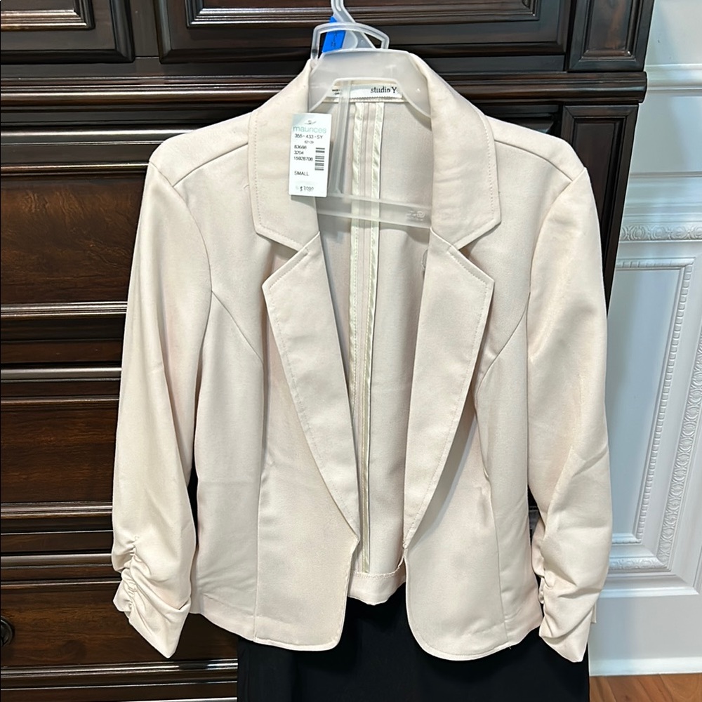 Stylish Women's Cream Blazer